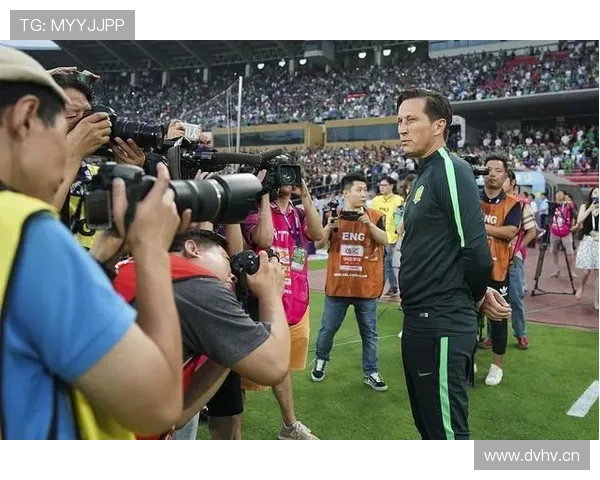 久保建英高位压迫体系中的回防与拼抢贡献解析